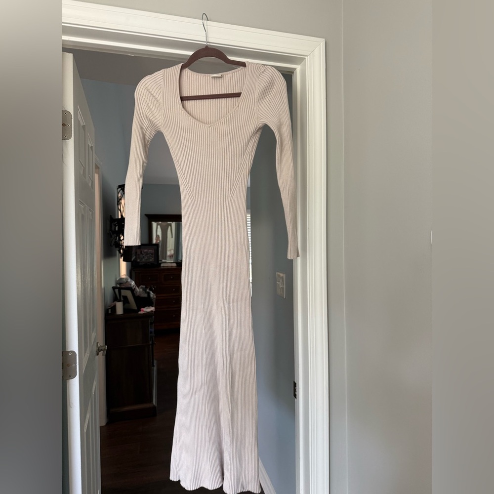 Cream Abercrombie midi, small petite sweater dress